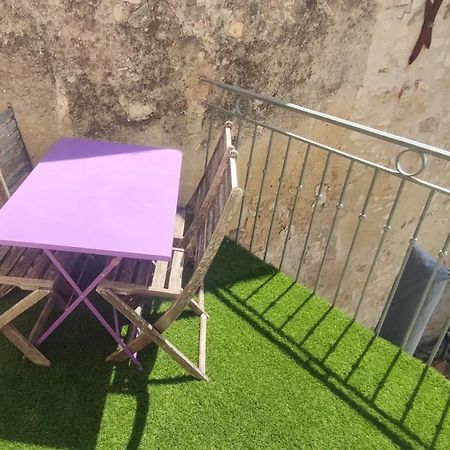 T3 Avec Sa Terrasse Au Coeur Du Village Medieval Sauzet  Bagian luar foto