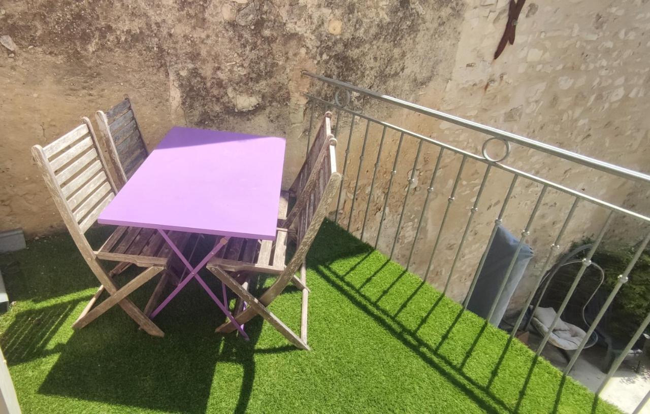 T3 Avec Sa Terrasse Au Coeur Du Village Medieval Sauzet  Bagian luar foto