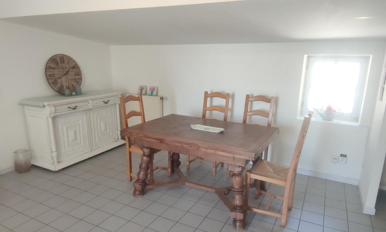 T3 Avec Sa Terrasse Au Coeur Du Village Medieval Sauzet  Bagian luar foto
